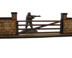 Stone Wall Straight and 5-Bar Gate (28mm / 1:56)